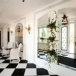 Chateau Hotel 3*