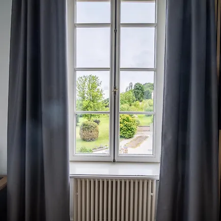 Chateau Отель 3*