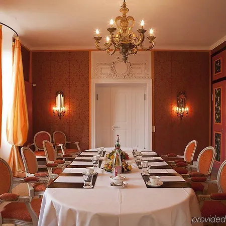 Chateau Отель