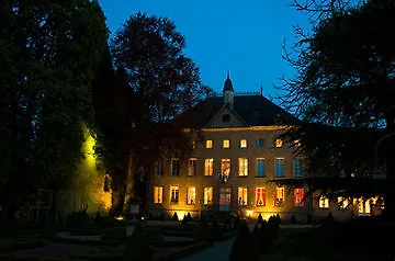 Chateau Отель