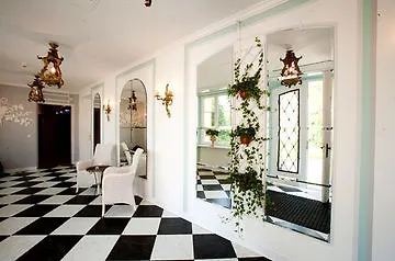 Chateau فندق 3*